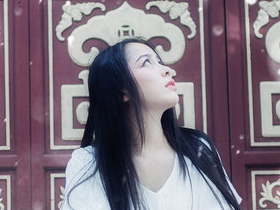 天亮美肤:皮肤反反复复出现红烫还肿痛是激素脸吗?